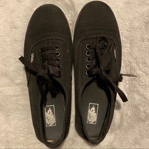 All Black Vans men’s 6, women’s 7.5